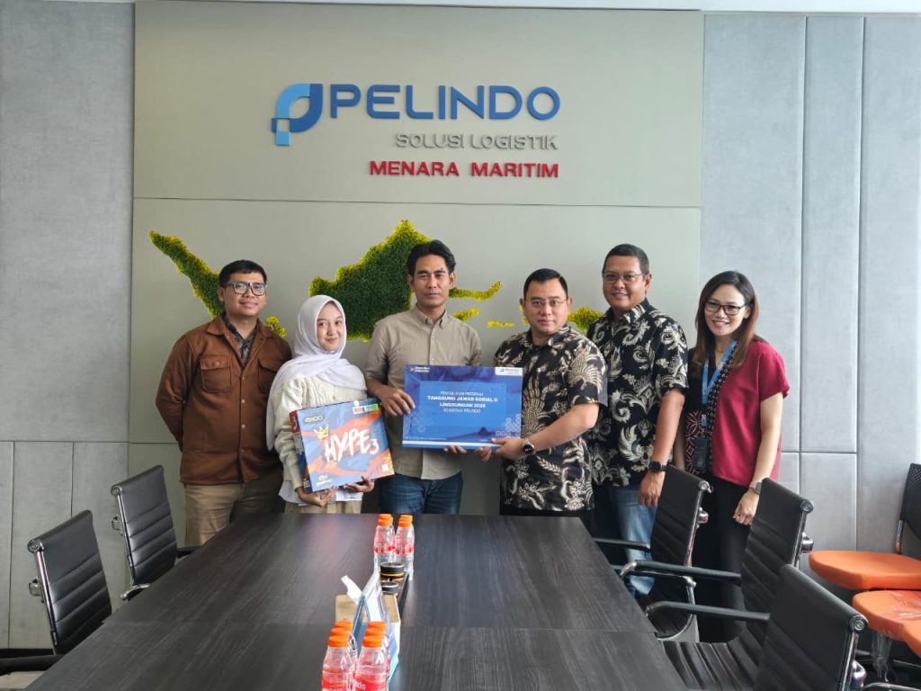 PT MMI Salurkan Beasiswa Laptop