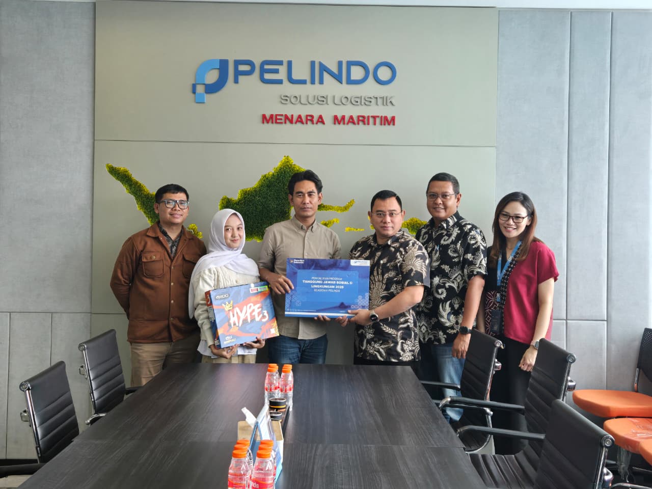 PT MMI Salurkan Beasiswa Laptop